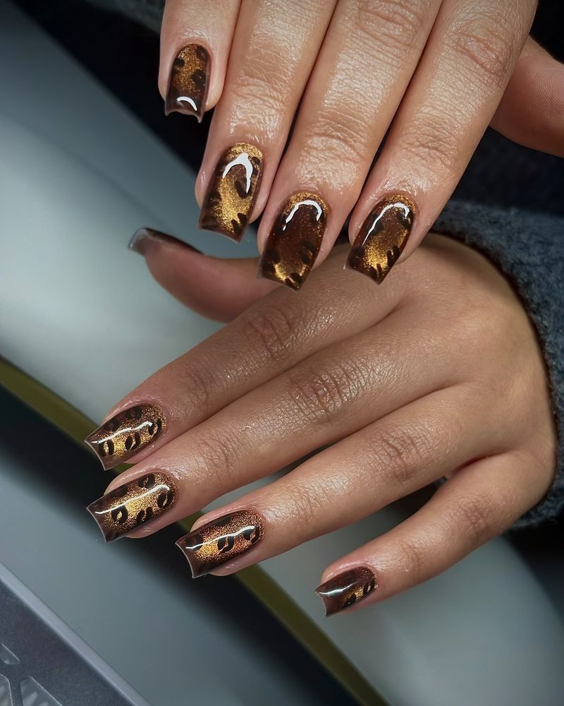 Brune cat eye negle med leopardmønster
